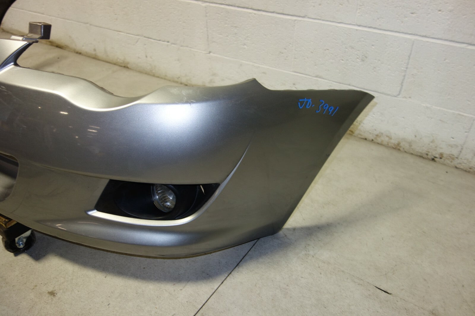 JDM 2008-2009 SUBARU LEGACY FRONT BUMPER COVER WITH FOG LIGHTS BP9 2008-2009