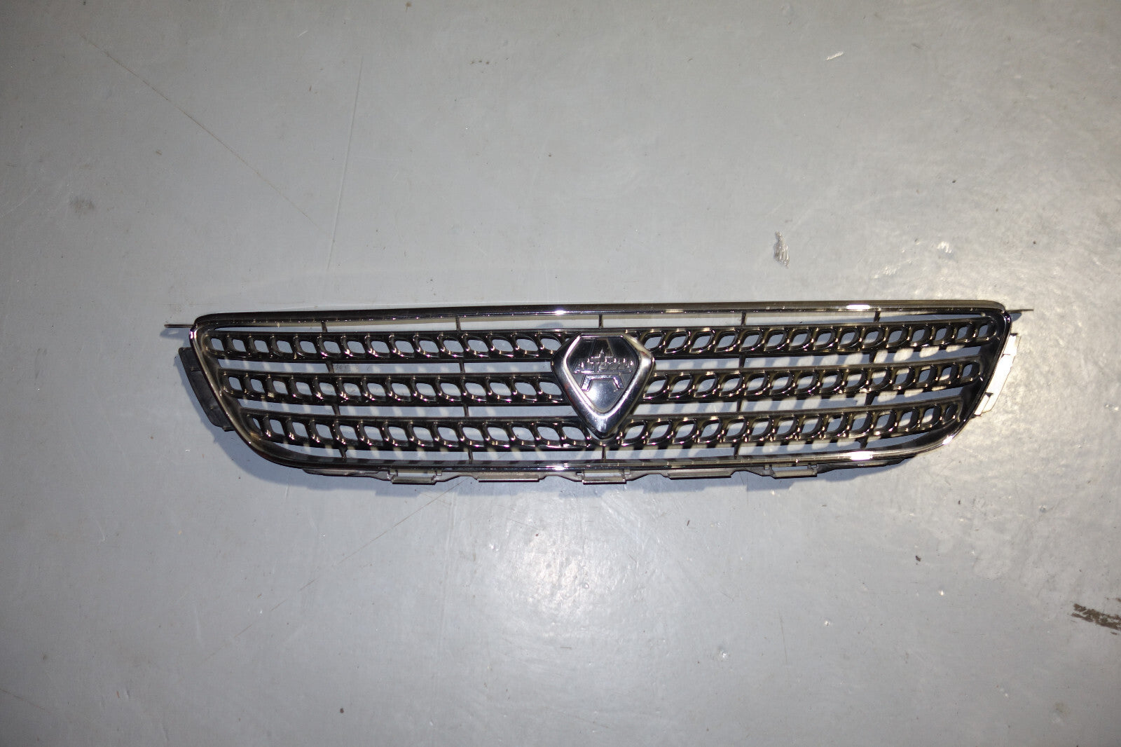 JDM Toyota Altezza Grille Lexus IS300  Grille OEM Japan 2001-2002-2003-2004-2005