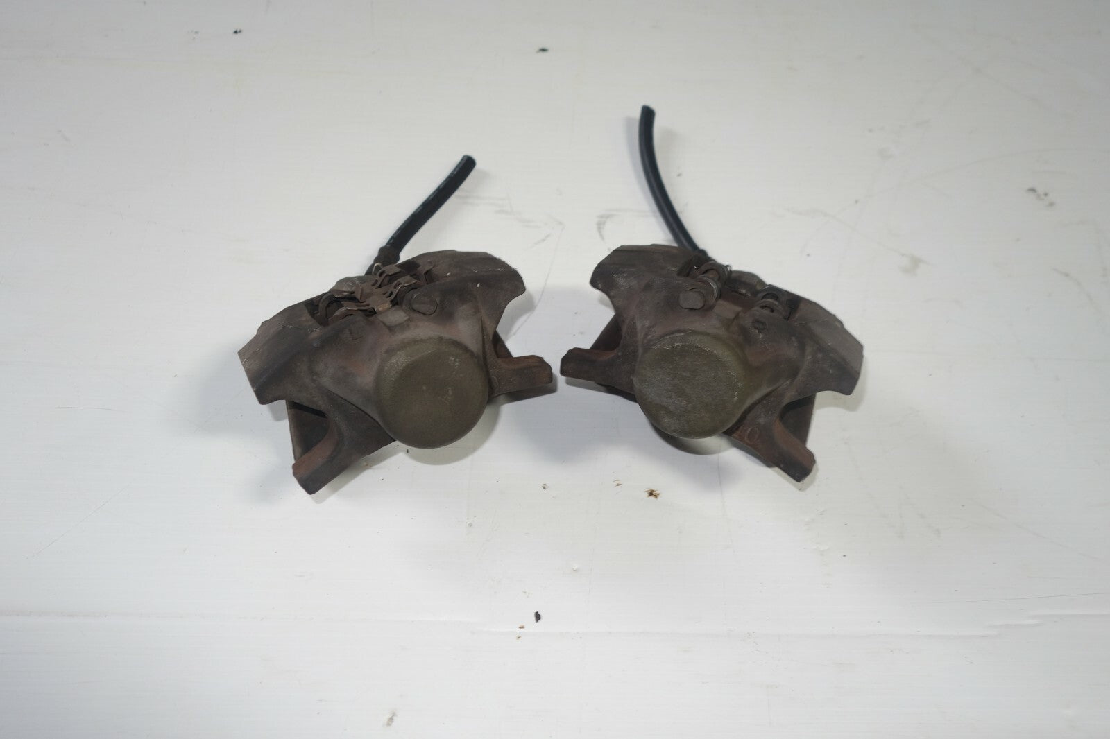 JDM 2001-2005 IS300 SXE10 LEXUS GENUINE REAR BRAKE CALIPERS OEM LEFT & RIGHT