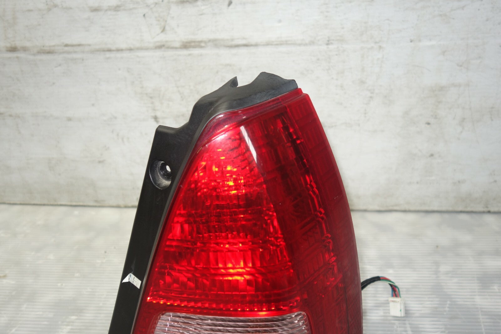 JDM 2003-2005 SUBARU FORESTER SG5 SG OEM TAIL LIGHT LAMP RIGHT SIDE 2003-2005