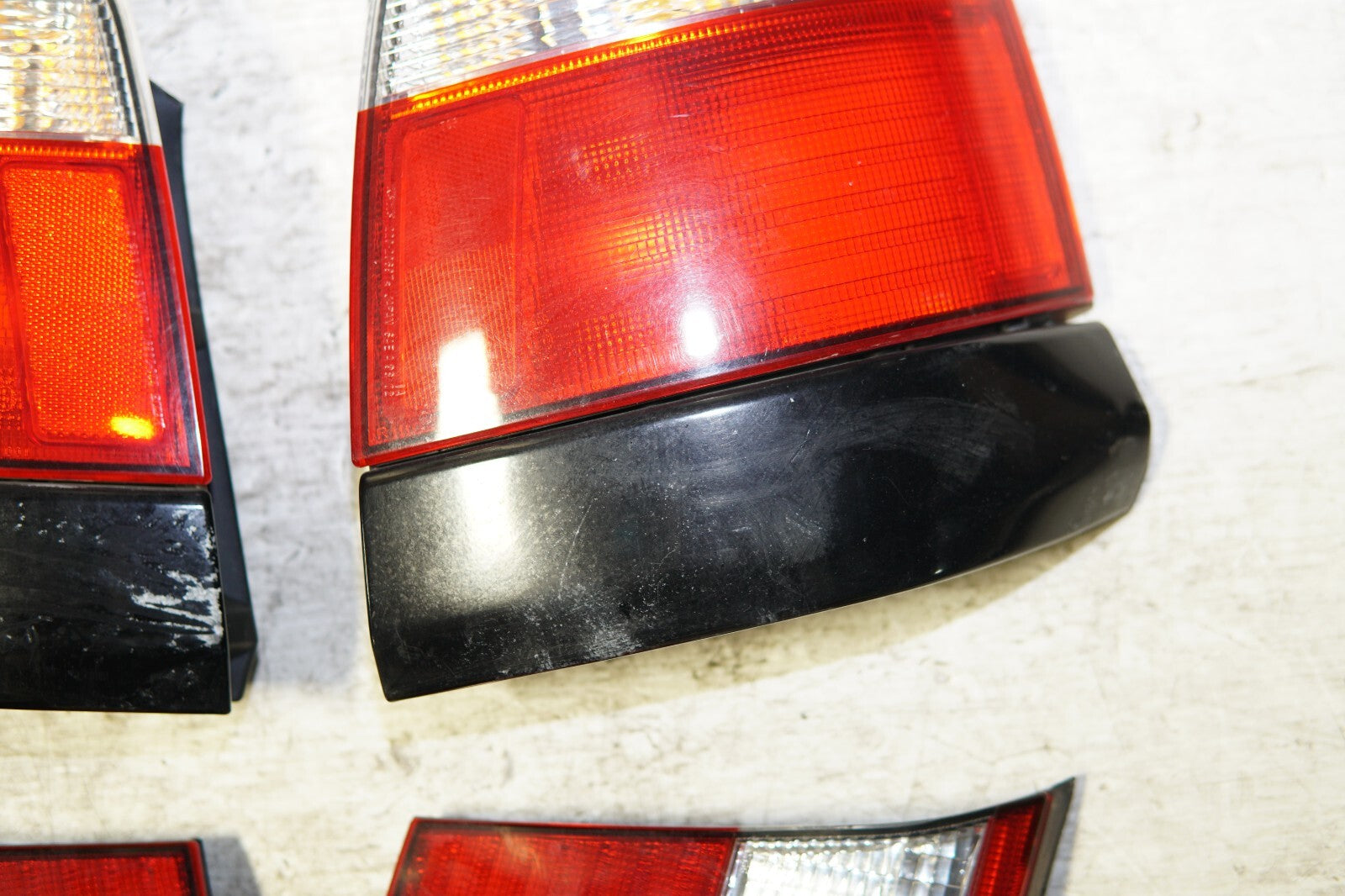 JDM 1998-2002 SUBARU FORESTER STi SF5 TAIL LIGHTS TAIL LAMPS TRUNK LIGHTS
