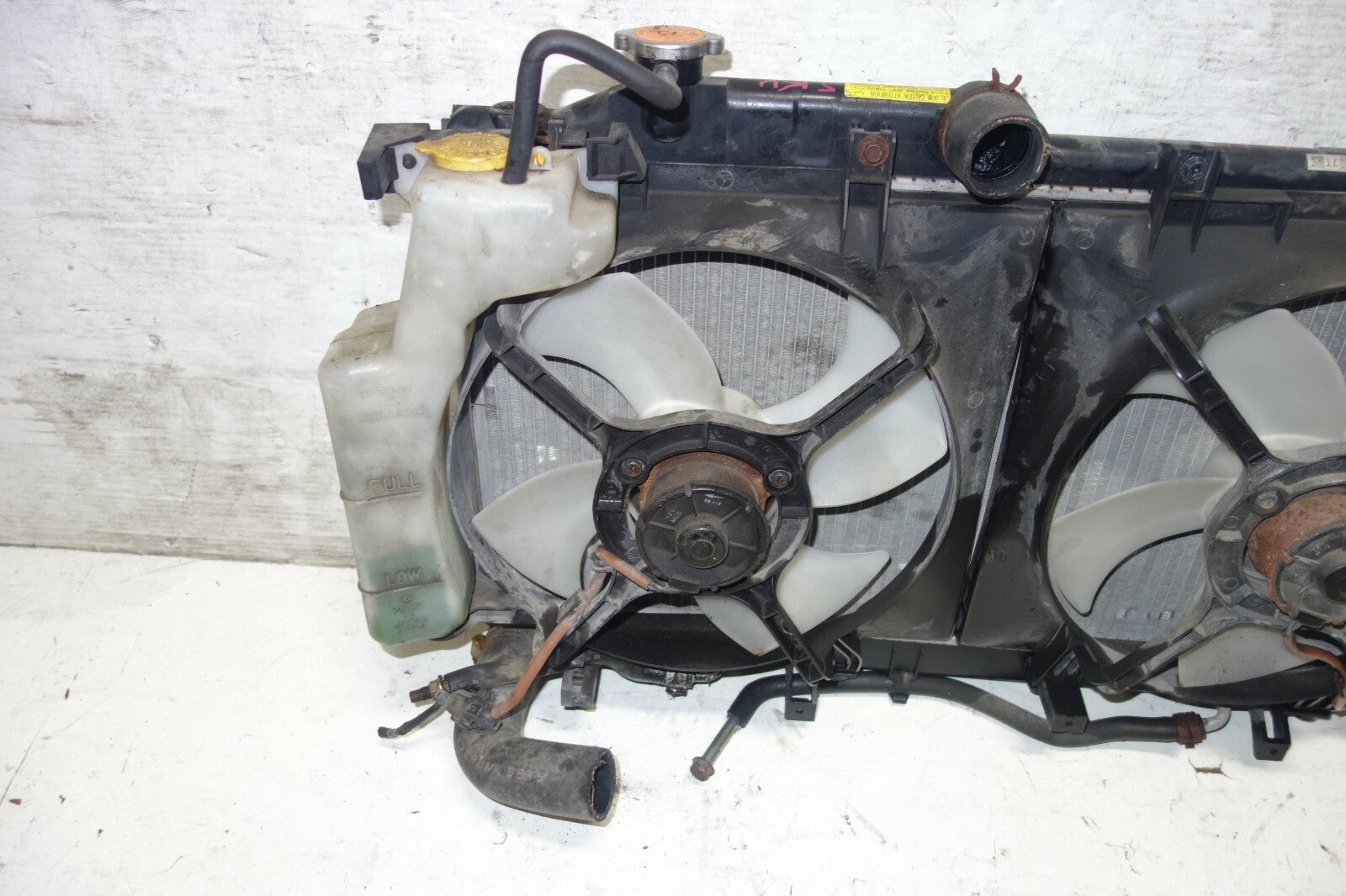 Subaru Forester Genuine Radiator Rad With Fans A/T Non-turbo 2009-2013