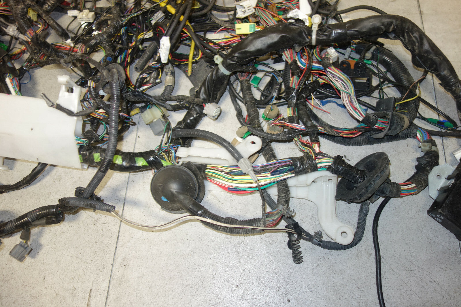 JDM Subaru Legacy EJ20 Turbo 6speed Computer Wire Harness Loom Wiring 22611AN150