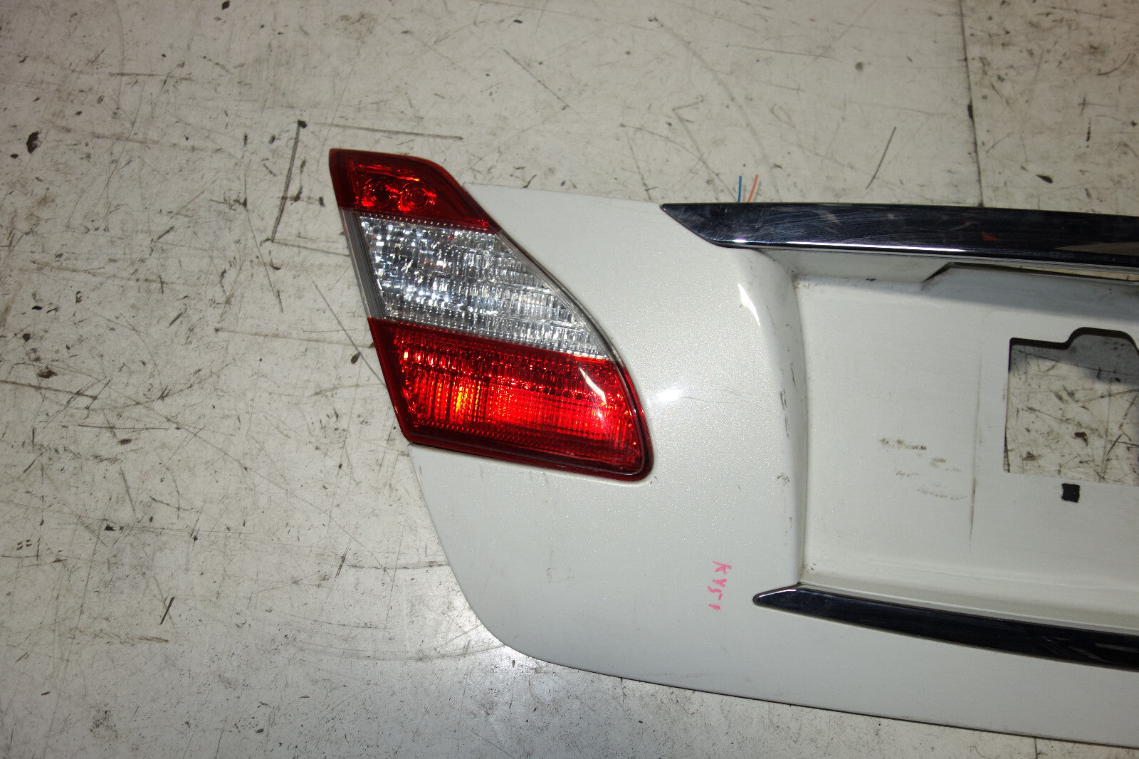 JDM NISSAN FUGA KY51 Infiniti M37 M56 Trunk Lid Trunk Lid Inner Trunk Lights