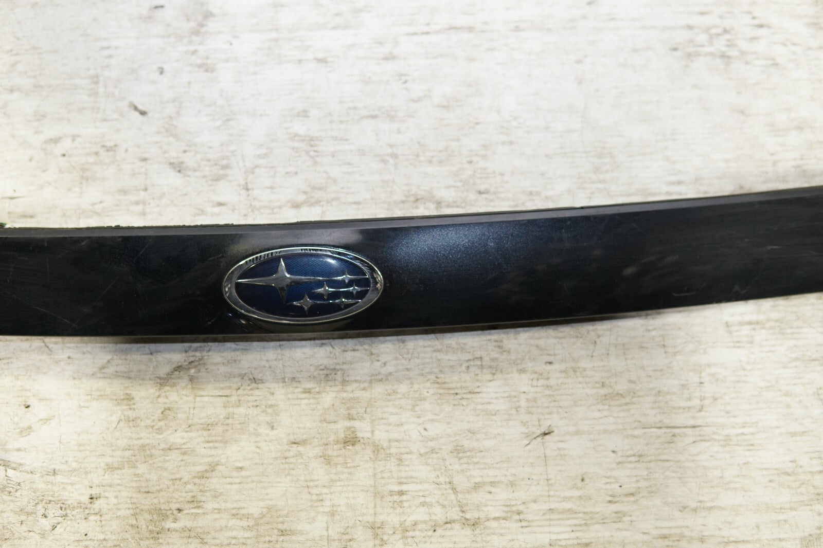 JDM Toyota Prius Rear CENTER GARNISH  ZVW30 2010-2011-2012-2013-2014-2015 MF-319