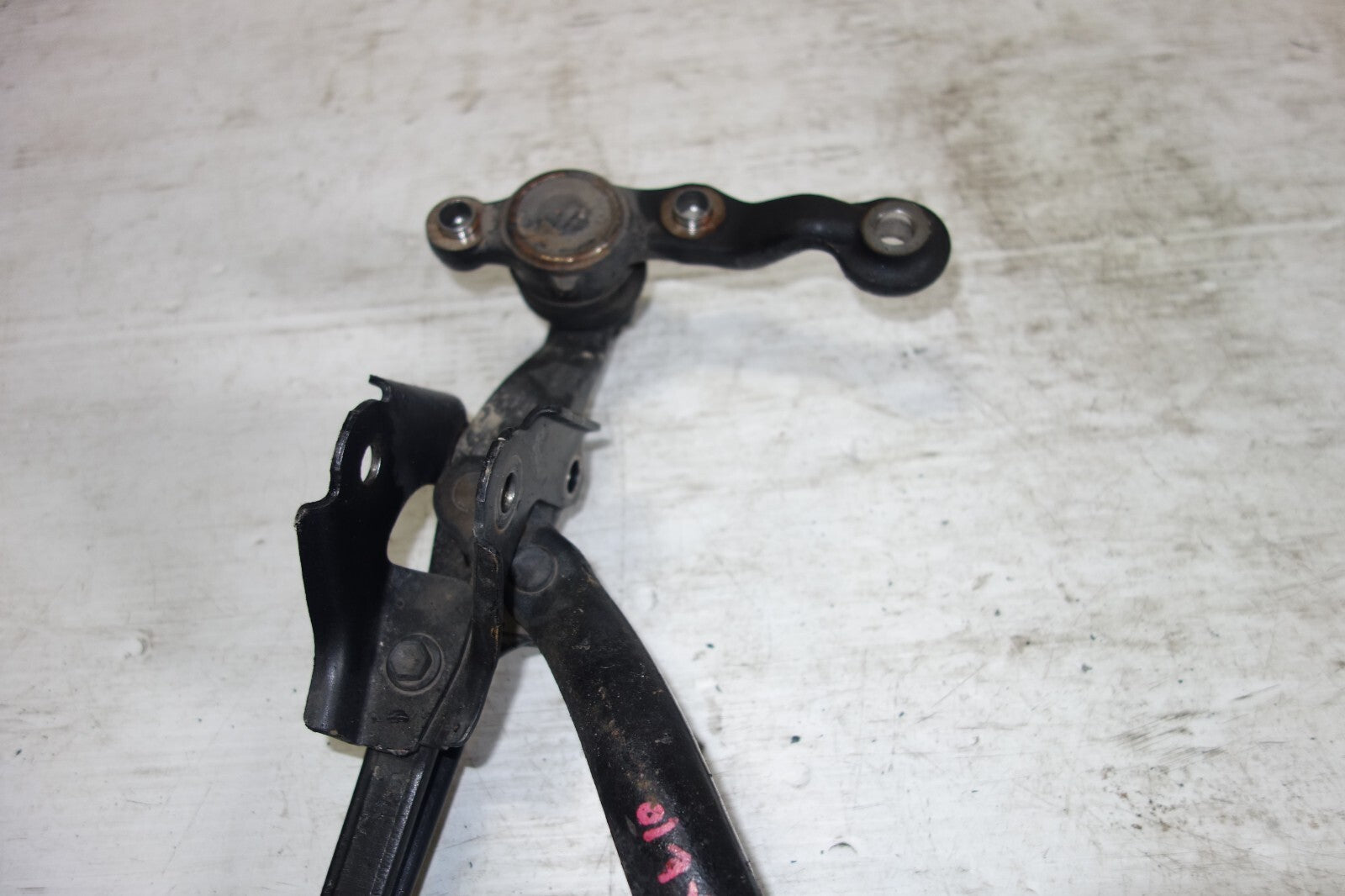 JDM 2001-2005 LEXUS IS300 OEM FRONT LOWER CONTROL ARM RIGHT SIDE SXE10 ALTEZZA