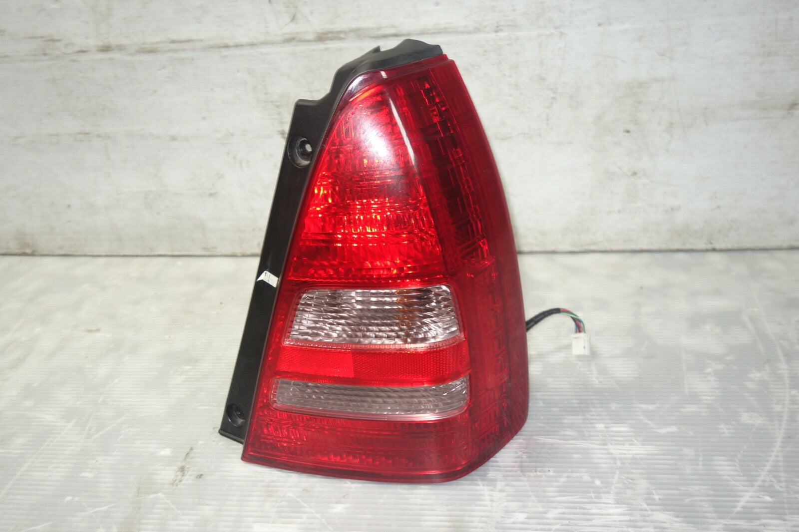 JDM 2003-2005 SUBARU FORESTER SG5 SG OEM TAIL LIGHT LAMP RIGHT SIDE 2003-2005
