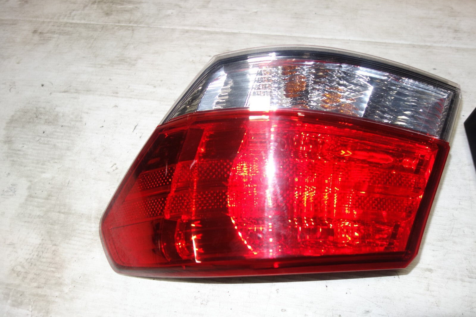 JDM SUBARU LEGACY OEM USED TAIL LIGHTS TAIL TAIL LAMPS BM9 BMM 2010-2014
