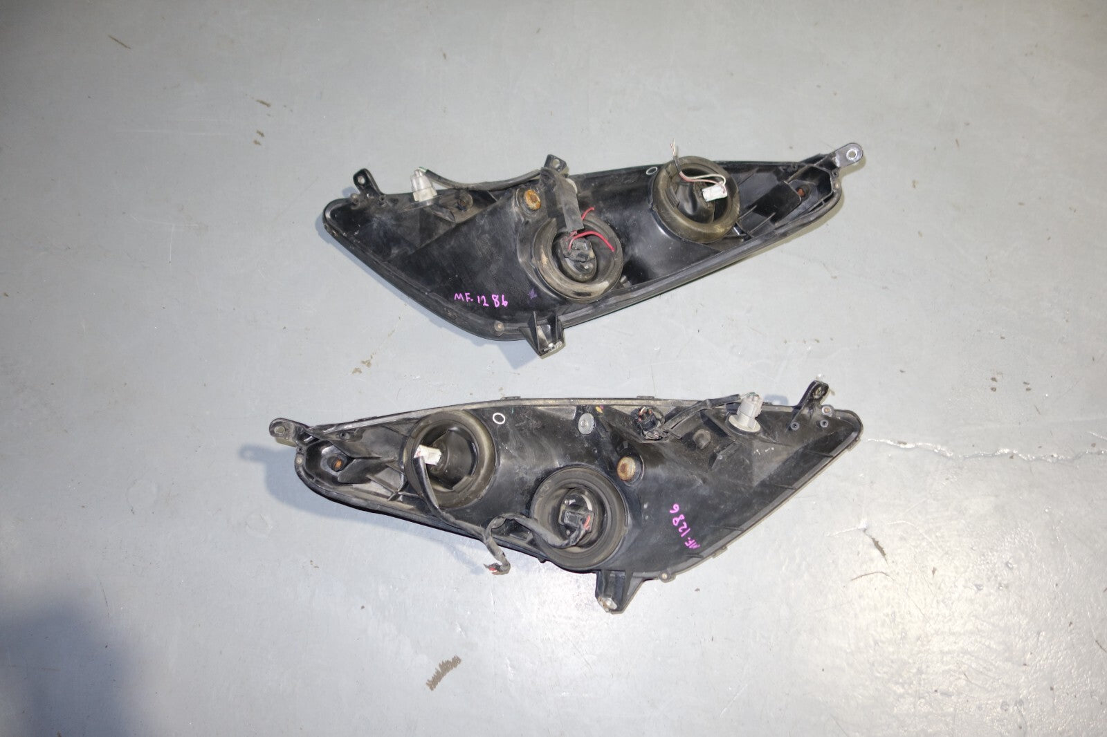 JDM 2000-2005 TOYOTA CELICA  HEAD LIGHTS LEFT & RIGHT HEAD LAMPS 2000-2005
