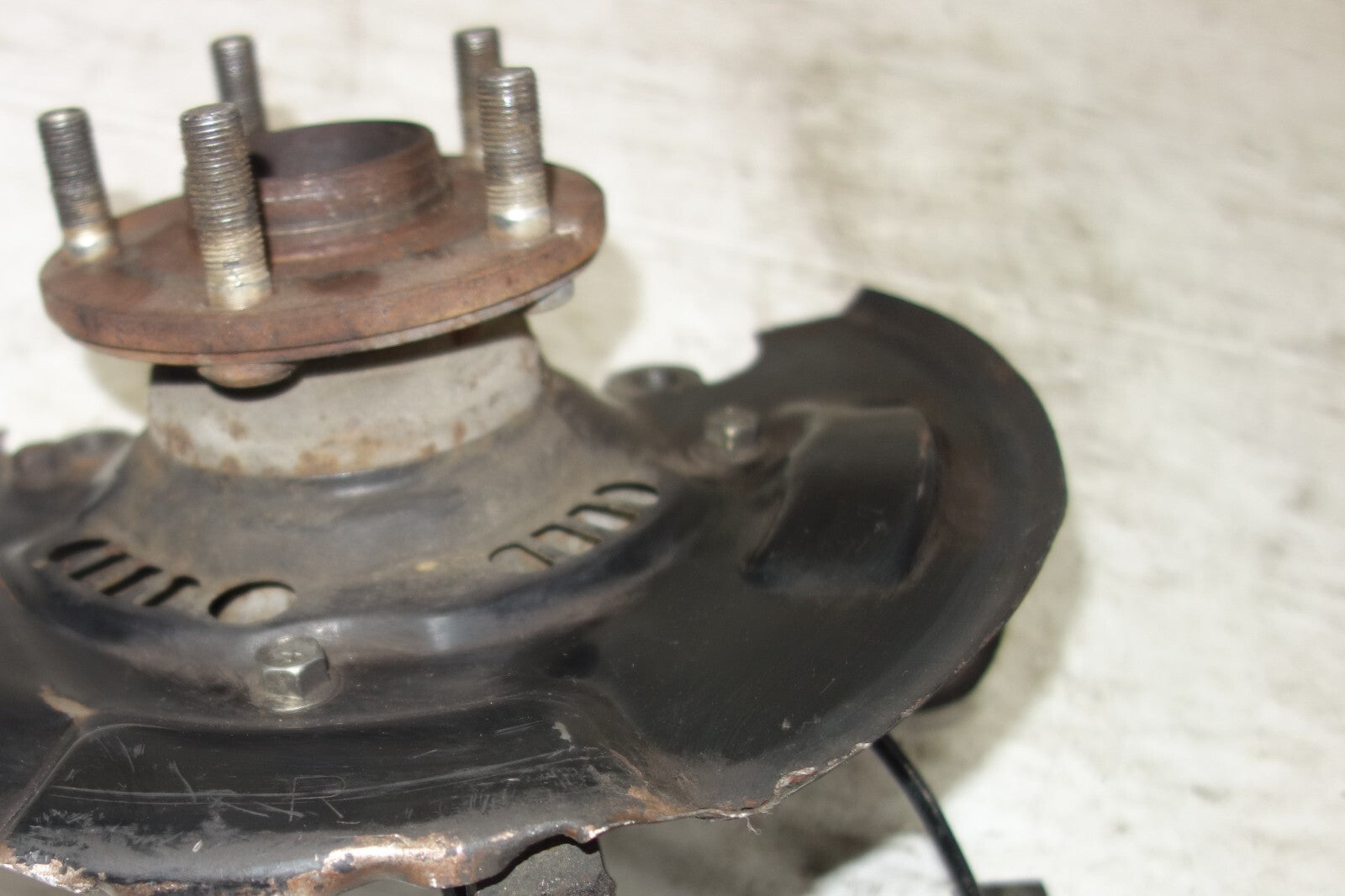 JDM 02-07 SUBARU IMPREZA WRX STI OEM FRONT RIGHT KNUCKLE SPINDLE HUB GENUINE