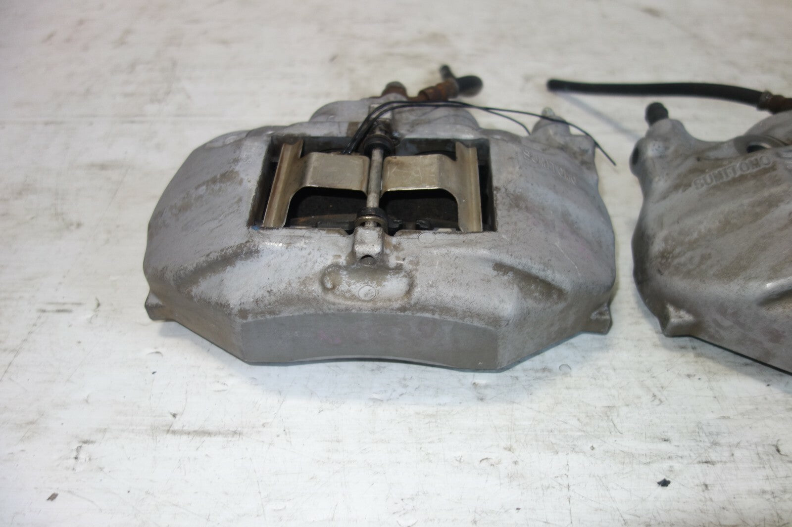 JDM 2001-2006  LEXUS LS430 OEM FRONT 4 PISTON BRAKE CALIPERS LEFT & RIGHT UCF31