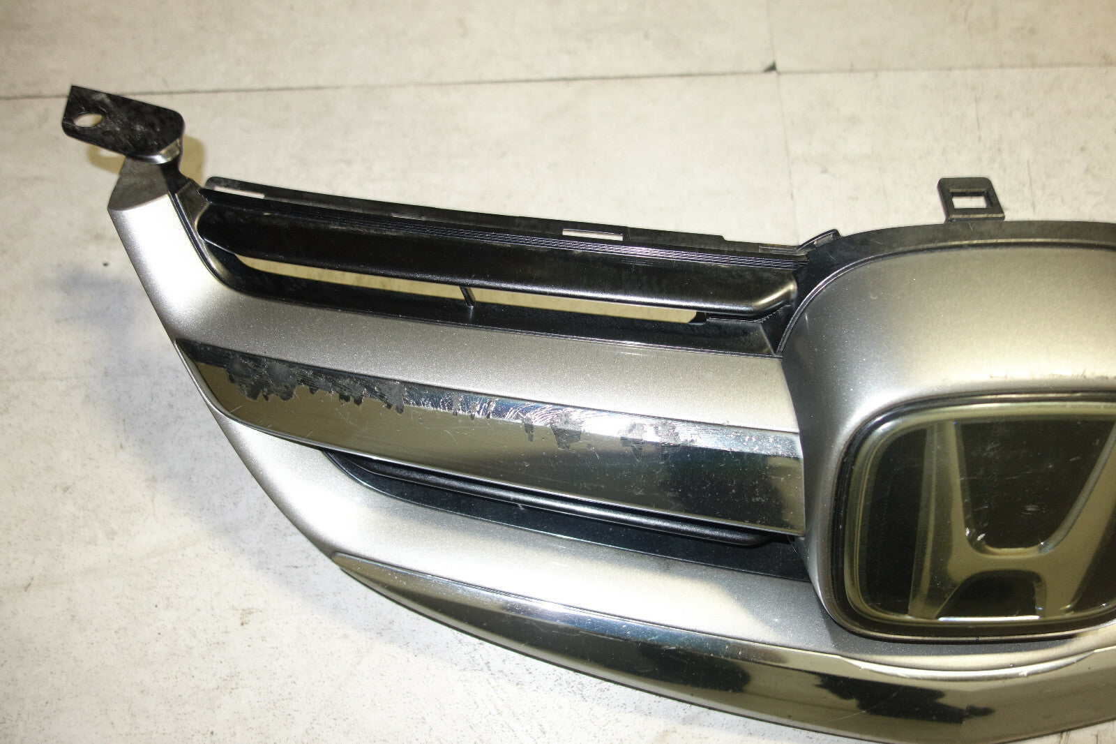 JDM Acura RL Honda Legend KB1 Front Grille Grill 2005-2008 OEM #11220