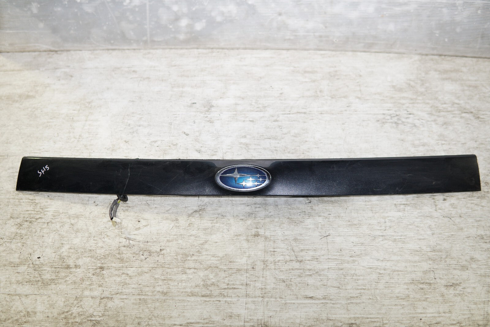 JDM Toyota Prius Rear CENTER GARNISH  ZVW30 2010-2011-2012-2013-2014-2015 MF-319