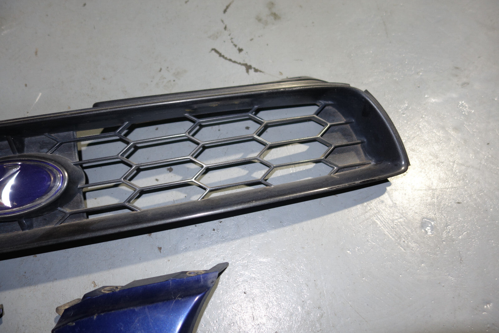 JDM Subaru Impreza WRX STi V7 Grille Outback Sport  Front Grille TS RS 2002-2003