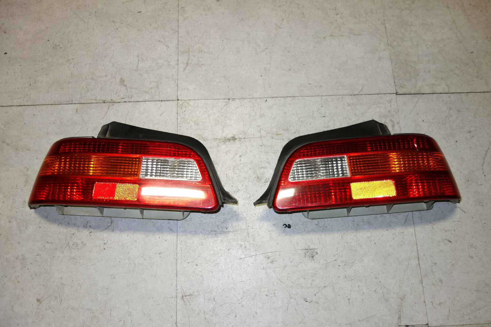 JDM Honda Legend KA7 Tail Lights Lamps OEM 1991-1995 Sedan 4-Door Left + Right