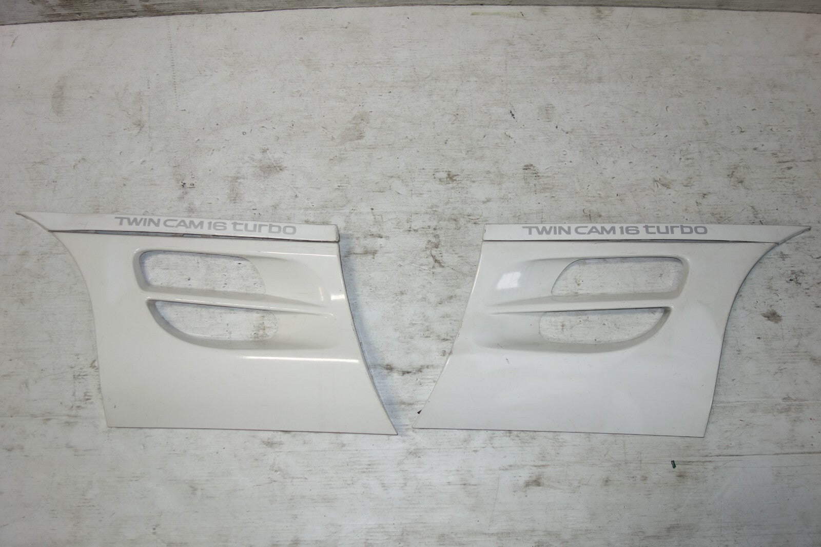 JDM 91-99 TOYOTA SW20 MR2 OEM  REAR SIDE VENTS MR-2 EXTERIER TRIM VENT MR-2