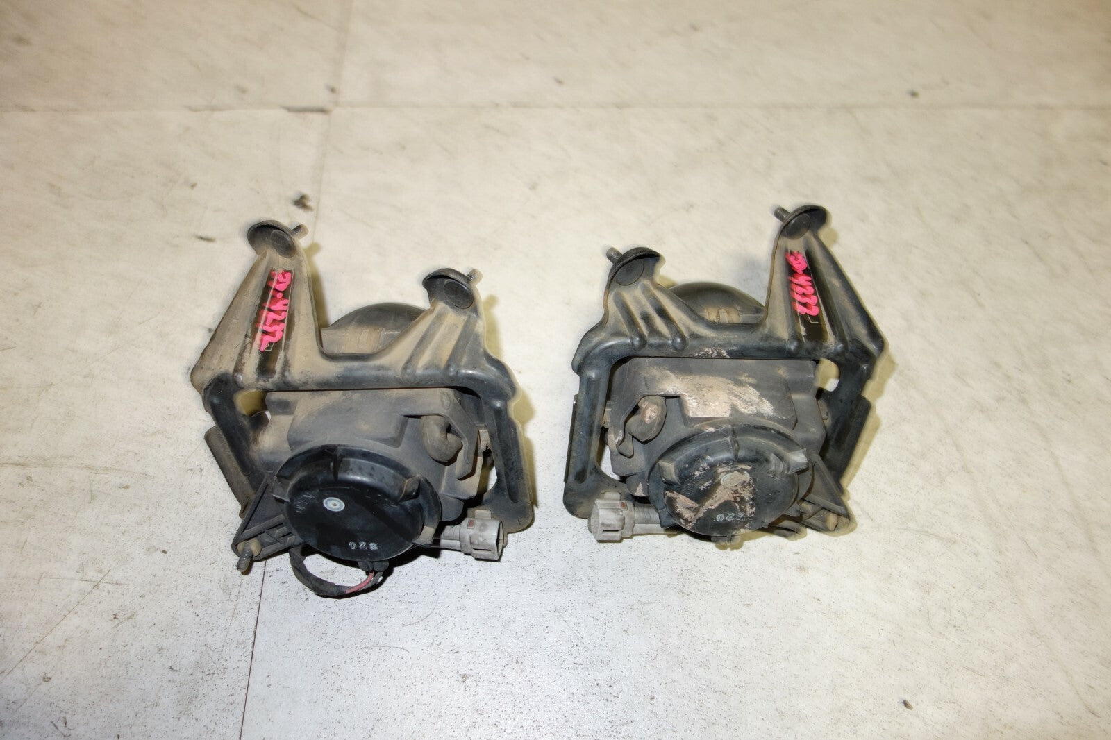 JDM Toyota Celica GTS Kouki OEM Fog Lights Driving Lamps Pair ZZT231 2000-2005