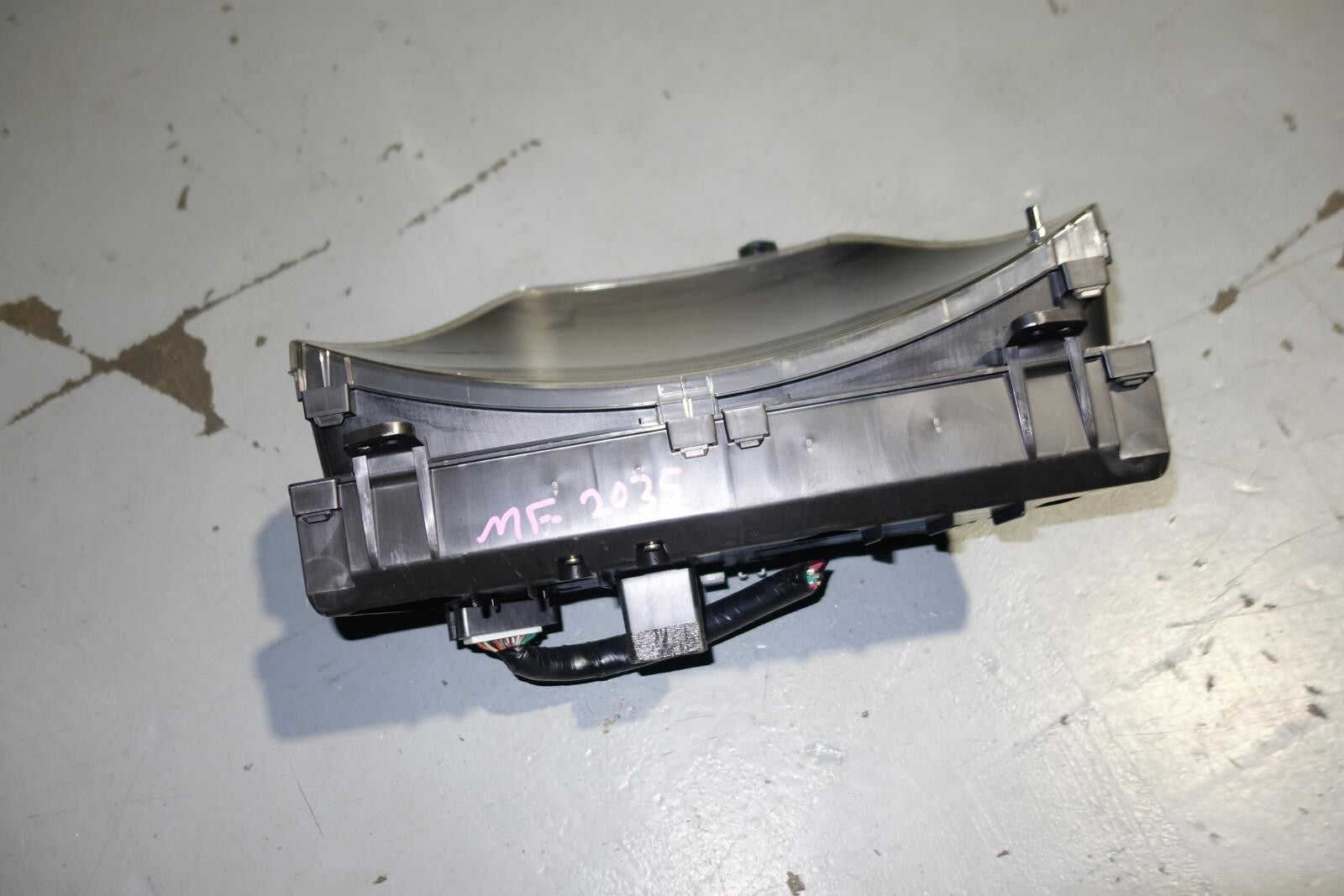 JDM 2001-2005 LEXUS IS300 6 SPEED GENUINE GAUGE CLUSTER  SPEEDOMETER SXE10