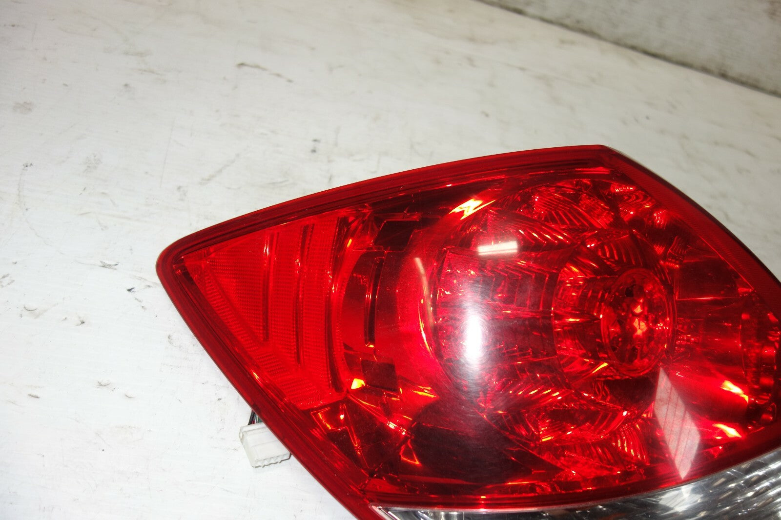 JDM 2005-2008 ACURA 3.5 RL OEM LEFT SIDE TAIL LIGHT  GENUINE TAILLIGHT LAMP