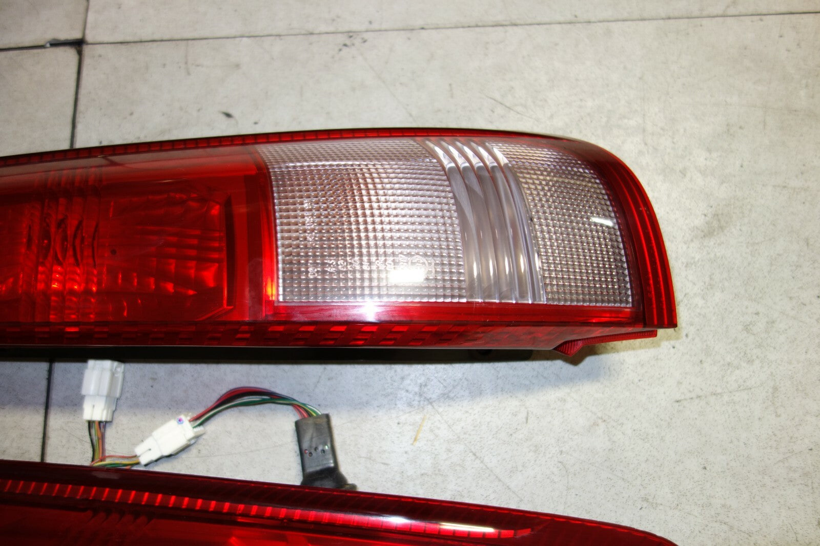 JDM Nissan X-Trail GT OEM Rear Taillights Taillamps PNT30 Left & Right 2000-2006