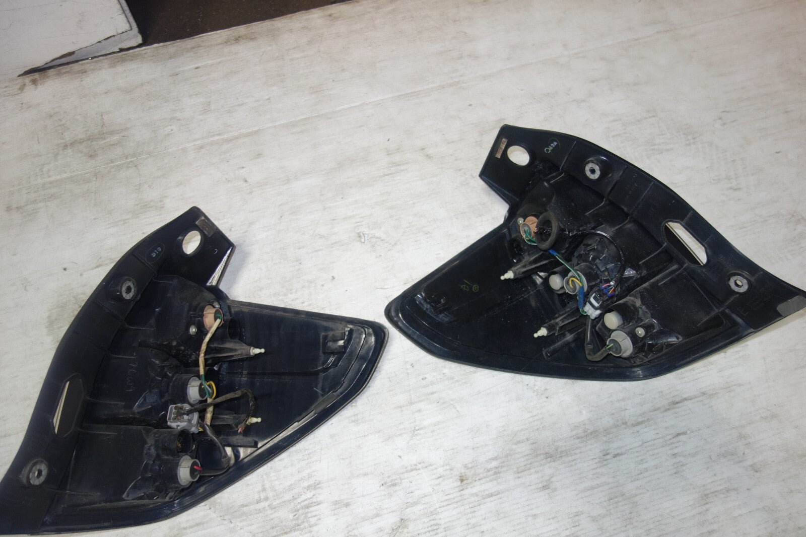 JDM SUBARU FORESTER OEM USED TAIL LIGHTS TAIL LAMPS SH9 SH5 FORESTER 2019-2013