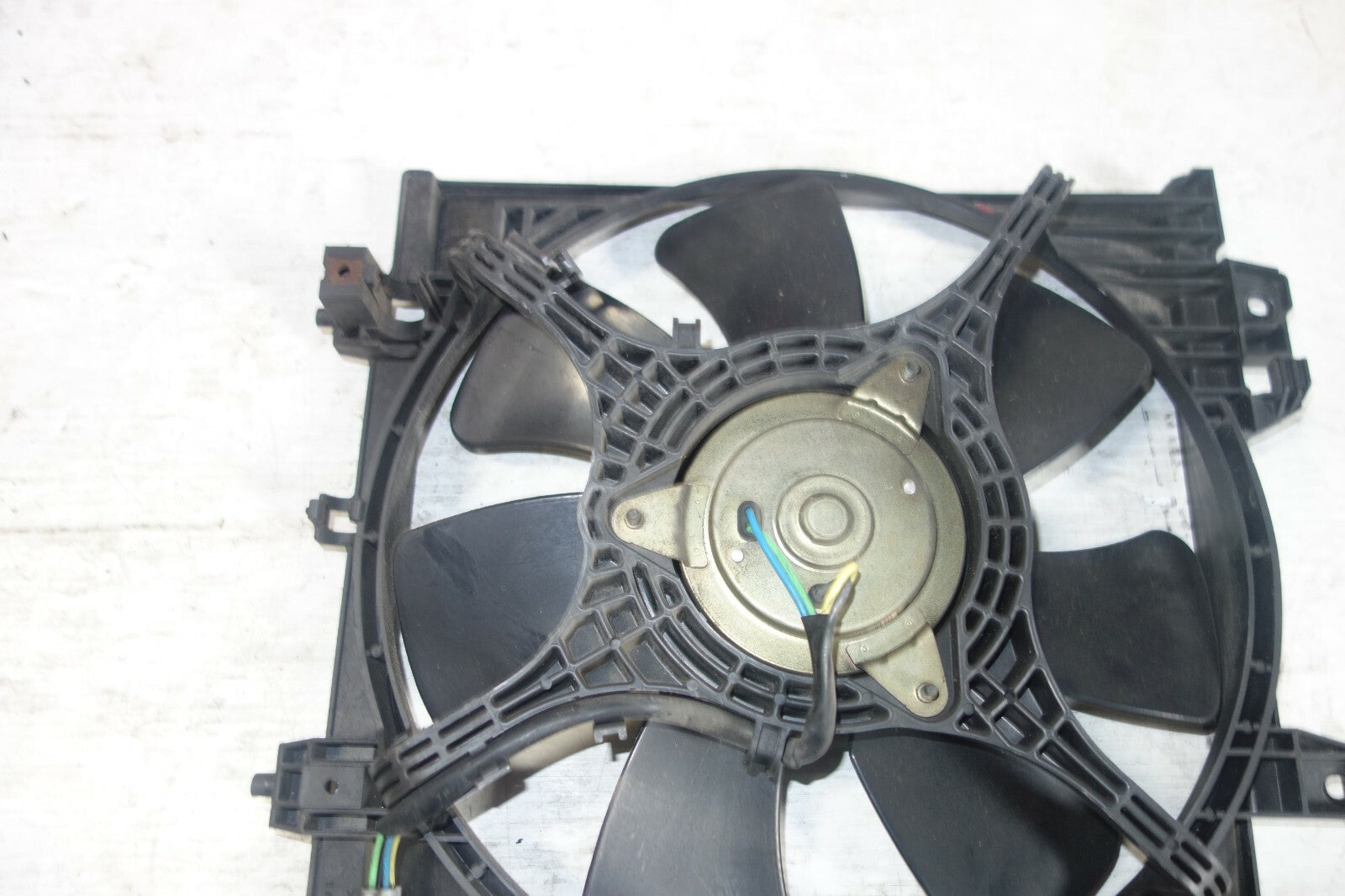 JDM SUBARU IMPREZA WRX ENGINE RADIATOR COOLING FAN ASSEMBLY SHROUD 2002-2007