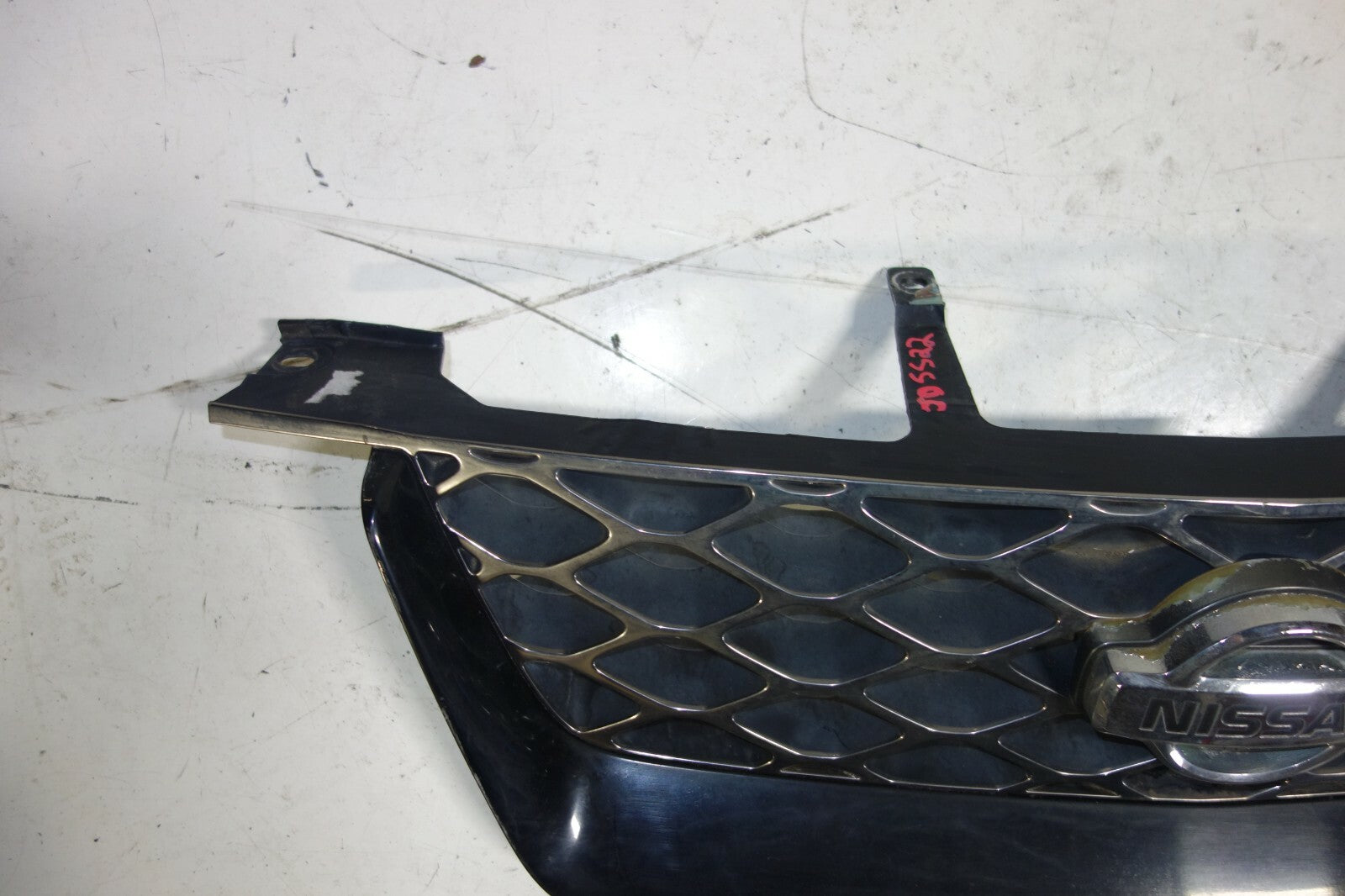 JDM Nissan X-Trail GT OEM Grille PNT30 Left & Right Japan 2000-2006