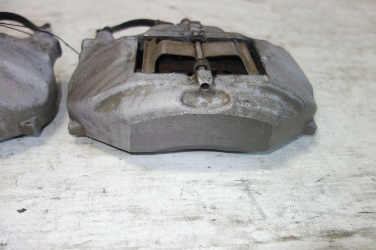 JDM 2001-2006  LEXUS LS430 OEM FRONT 4 PISTON BRAKE CALIPERS LEFT & RIGHT UCF31