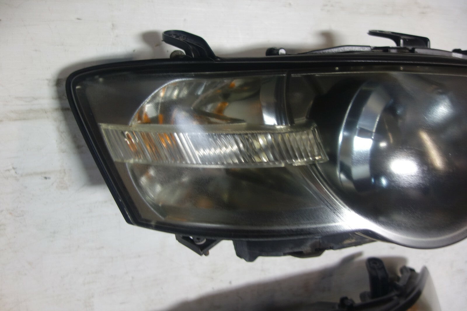 JDM 2005-2007 GENUINE SUBARU LEGACY OEM USED HID HEAD LIGHTS LAMPS SPEC B BPE