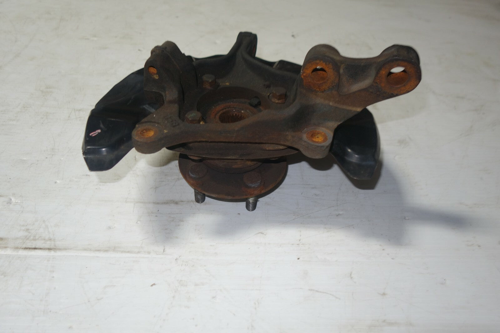 JDM 13-14 SUBARU XV GROSSTREK OEM GENUINE FRONT RIGHT KNUCKLE  SPINDLE HUB JDM