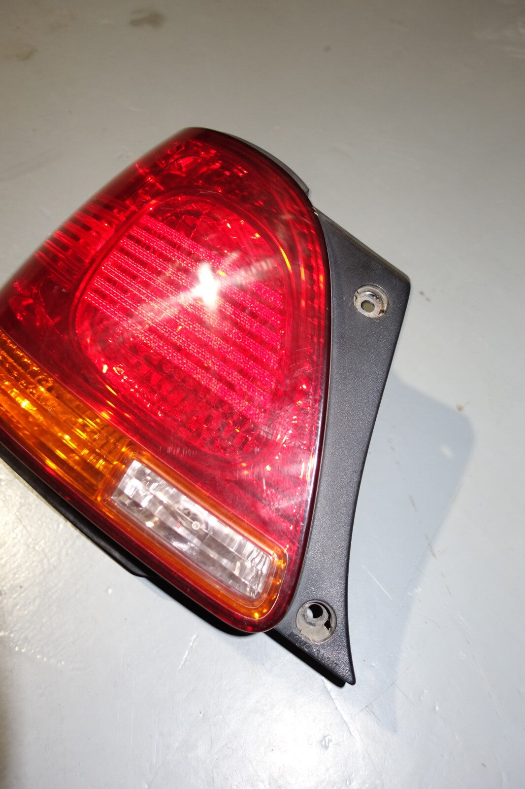 JDM 98-05 TOYOTA ARISTO TAIL LIGHT LEFT SIDE LEXUS GS300  GS400 GS430 TAIL LIGHT