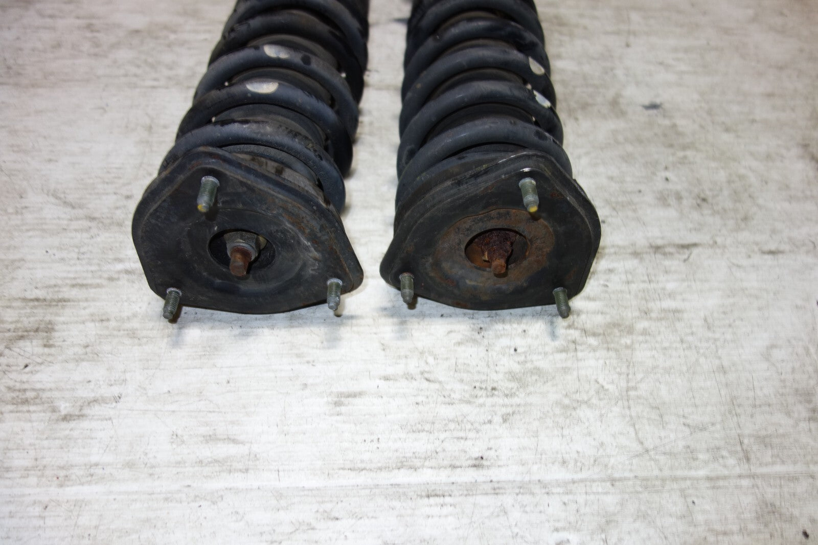 JDM GENUINE INFINITI FUGA OEM FRONT SHOCKS STRUTS SUSPENSION 2006-2010
