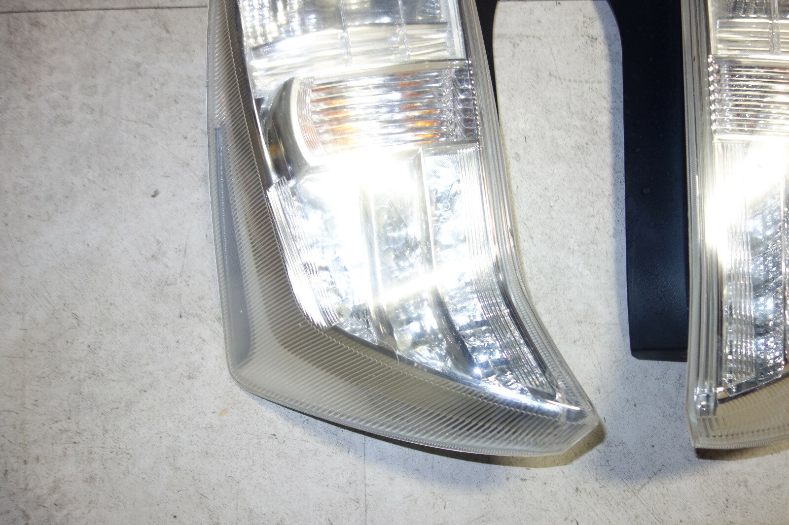 JDM Toyota Prius Taillights Taillamps OEM 2010 2011 OEM Genuine Japan