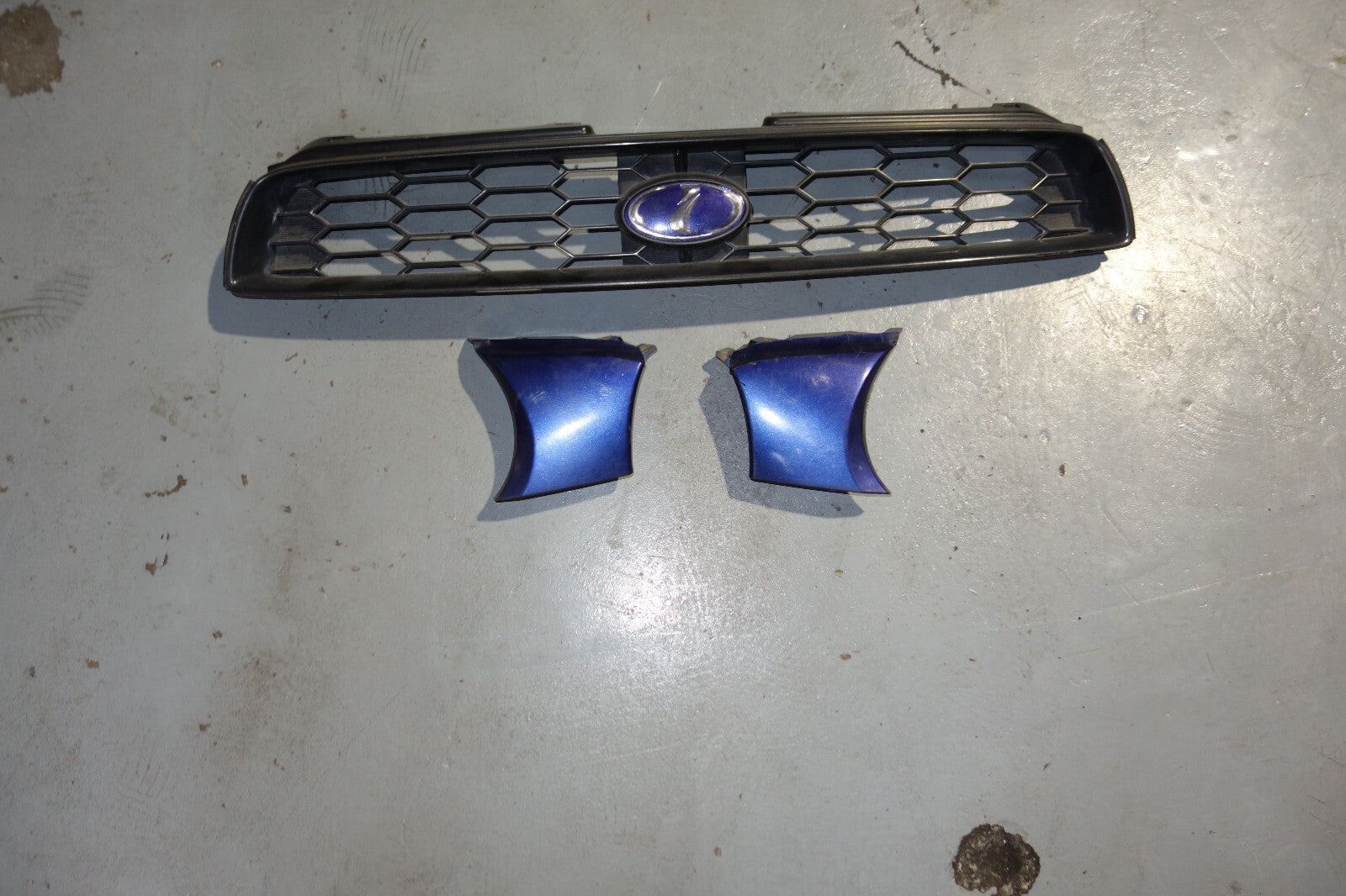 JDM Subaru Impreza WRX STi V7 Grille Outback Sport  Front Grille TS RS 2002-2003