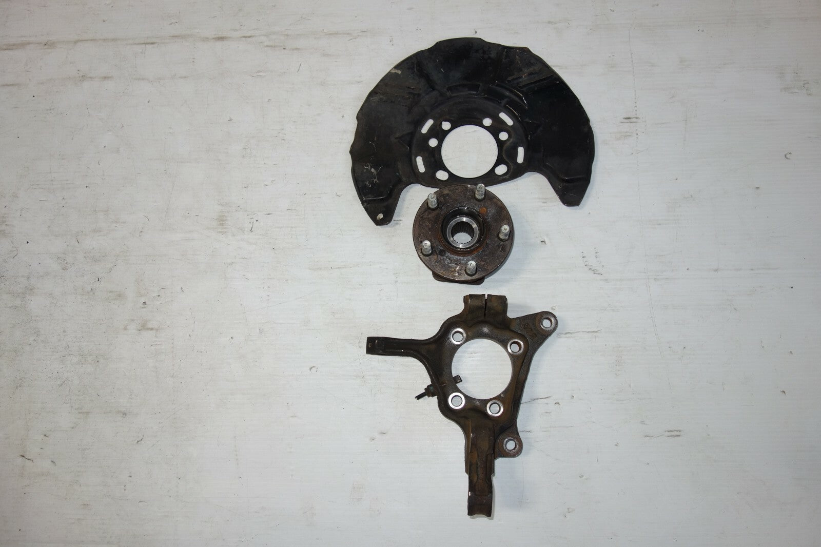 JDM SUBARU LEGACY OUTBACK OEM FRONT SPINDLE HUB BEARING KNUCKLE LEFT 2005-2014