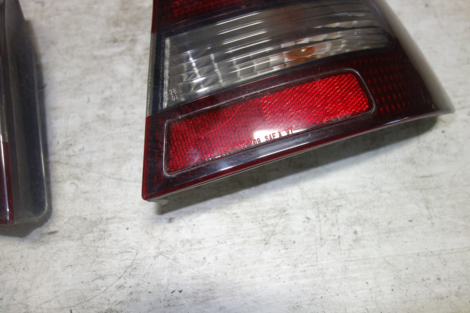 JDM Subaru Legacy Rear Tail Lights Lamps Sedan BE5 2000-2004