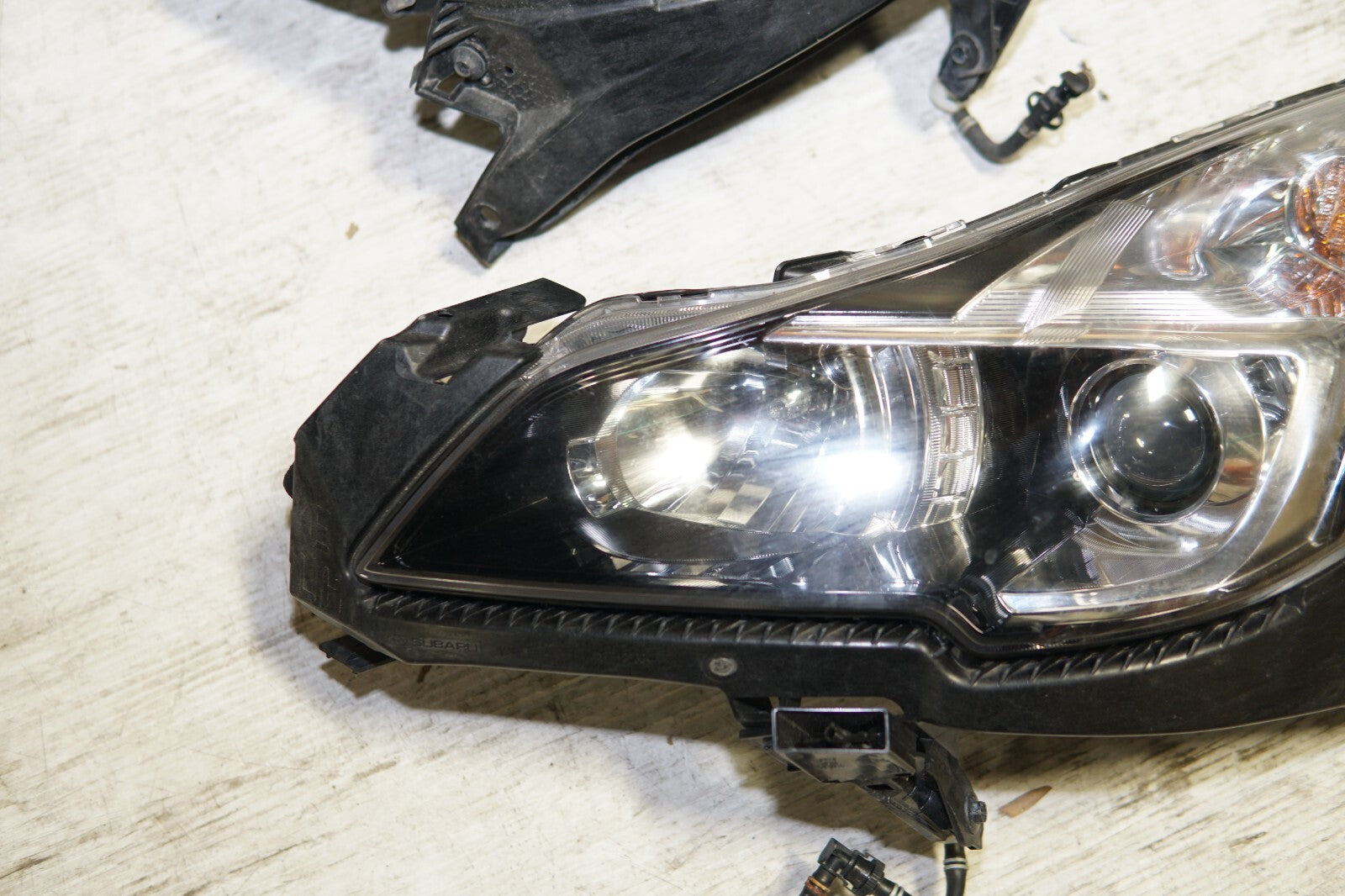 JDM 2010-2014 GENUINE SUBARU LEGACY OUTBACK OEM HID HEAD LIGHT LAMPS BRM BR9 BM9