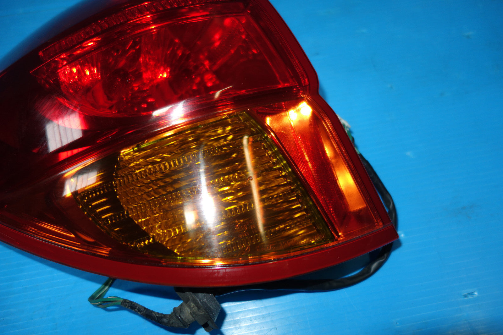 Subaru Legacy Original Rear Left Tail Light Lamp LH Taillight 2005-2007