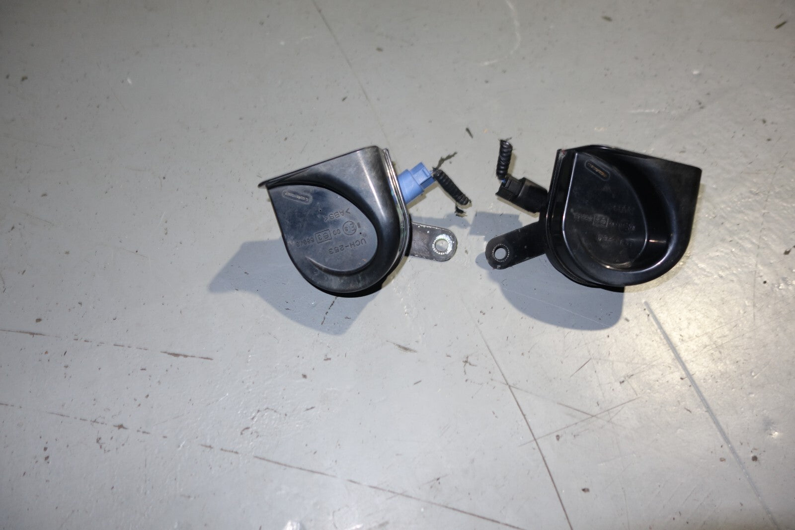 JDM 2005-2008 ACURA RL KB1 OEM HORN LEFT / RIGHT JAPAN HONDA LEGEND