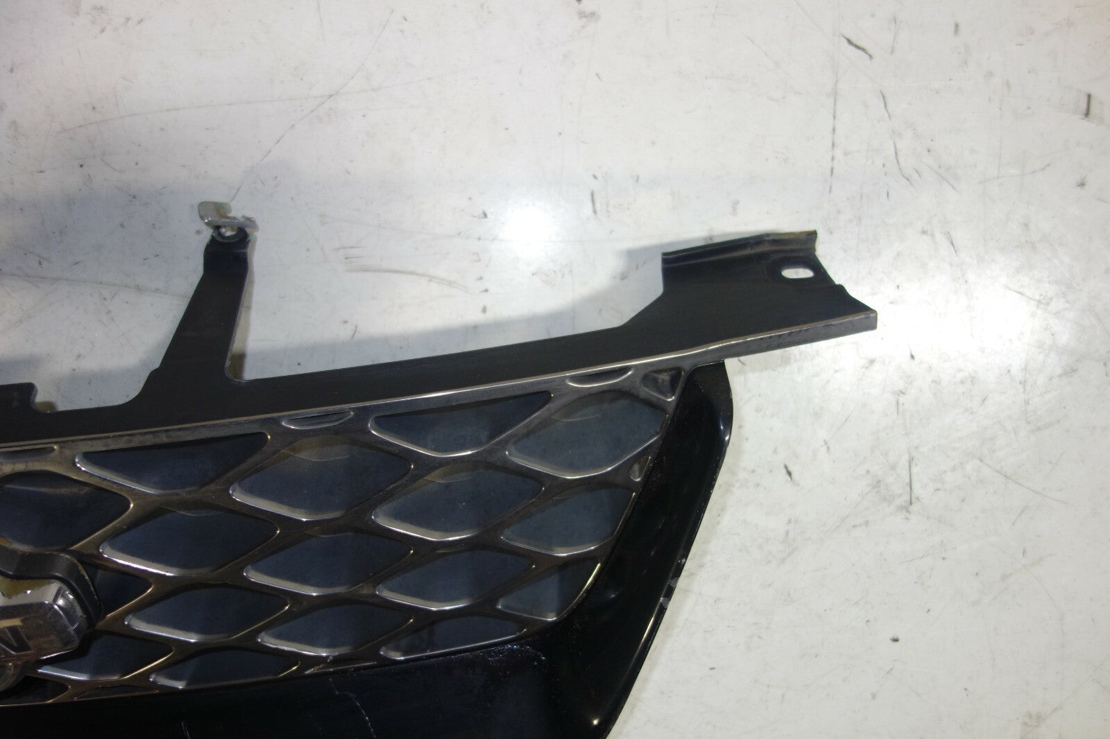 JDM Nissan X-Trail GT OEM Grille PNT30 Left & Right Japan 2000-2006