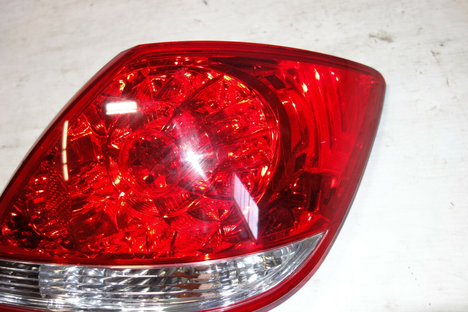 JDM ACURA RL KB1 OEM GENUINE TAIL LIGHTS PAIR TAILLIGHTS LEFT & RIGHT 2005-2008