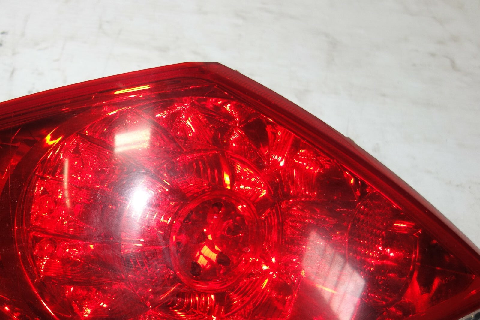 JDM 2005-2008 ACURA 3.5 RL OEM LEFT SIDE TAIL LIGHT  GENUINE TAILLIGHT LAMP