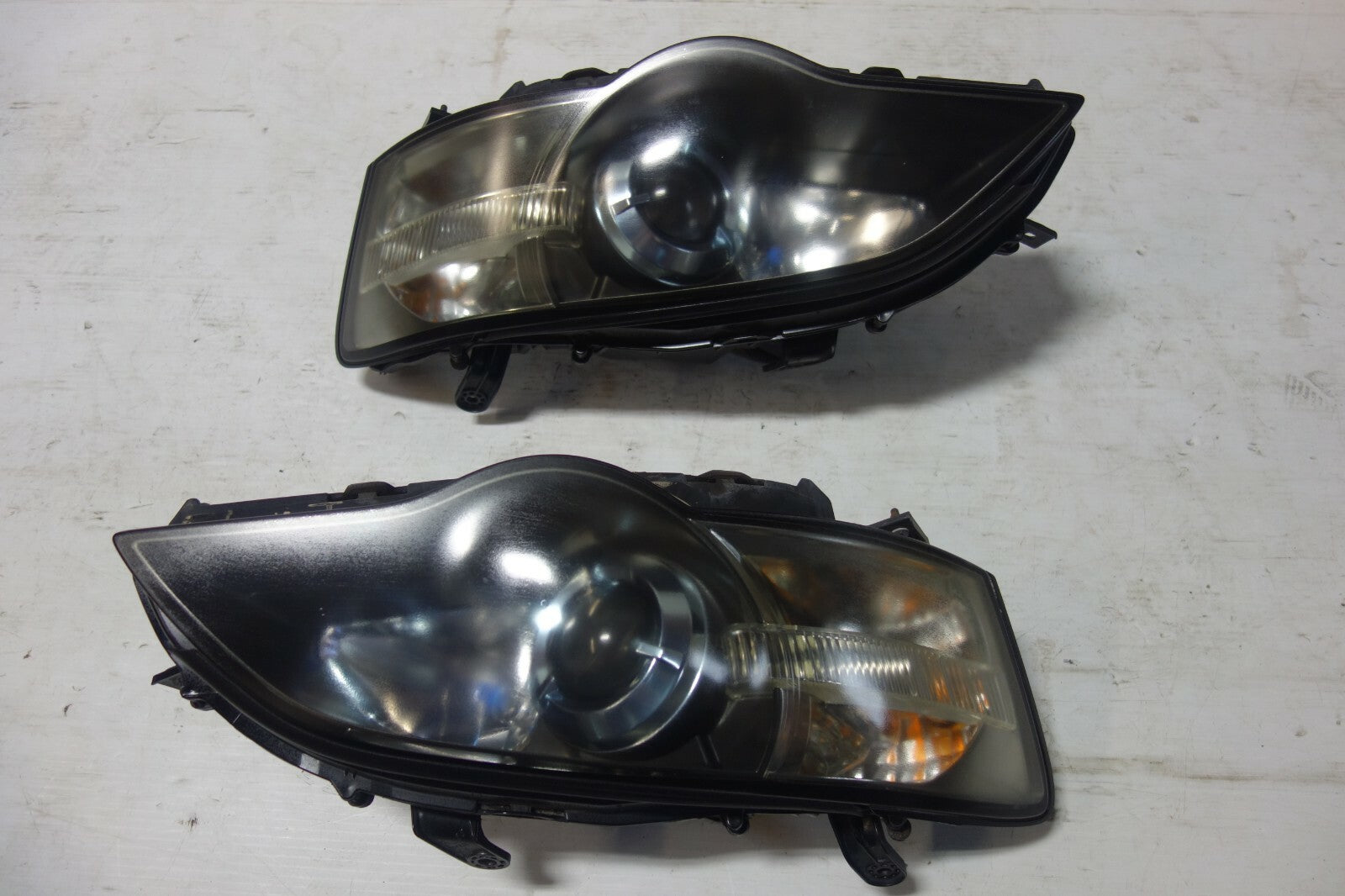 JDM 2005-2007 GENUINE SUBARU LEGACY OEM USED HID HEAD LIGHTS LAMPS SPEC B BPE