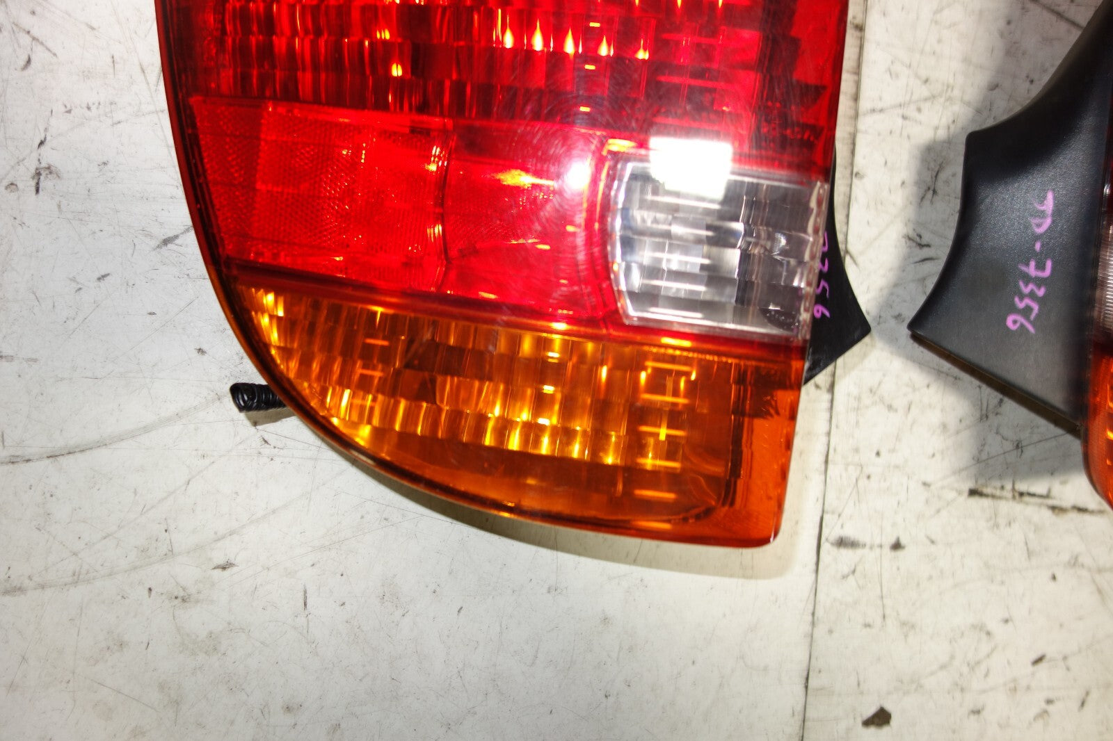 JDM 2000-2005 TOYOTA CELICA OEM TAIL LIGHTS LEFT & RIGHT TAIL LAMPS 2000-2005