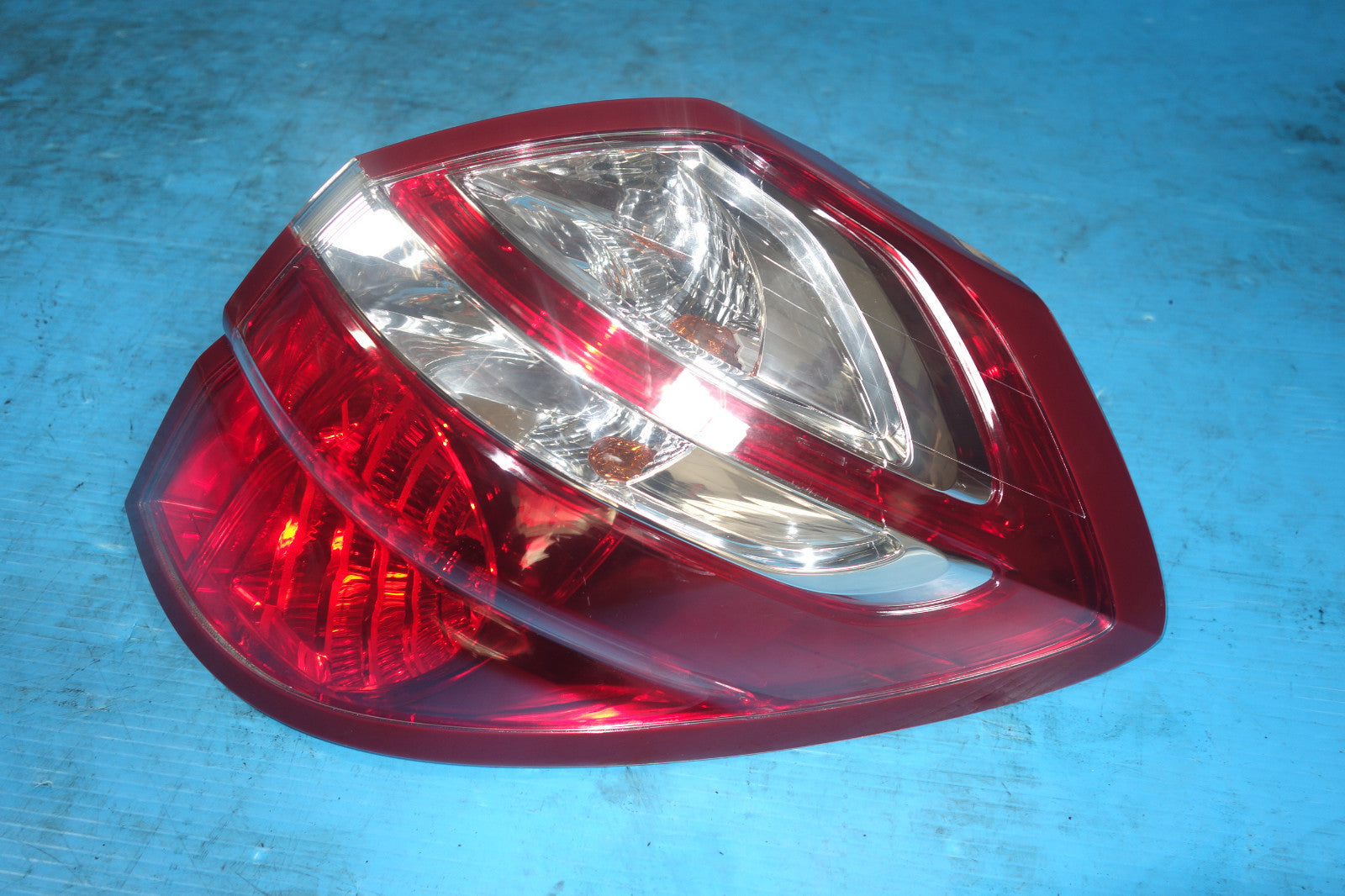 JDM SUBARU LEGACY / OUTBACK OEM REAR RIGHT TAIL LIGHT RH 2005-2009 #5036