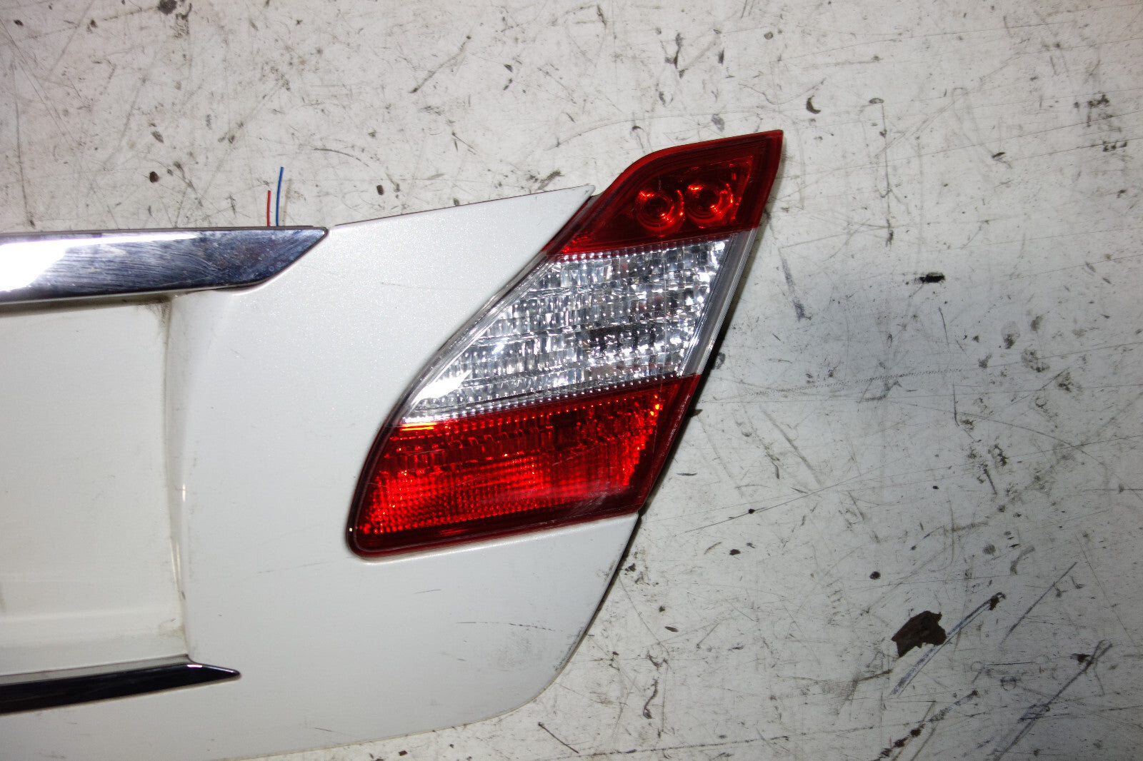 JDM NISSAN FUGA KY51 Infiniti M37 M56 Trunk Lid Trunk Lid Inner Trunk Lights