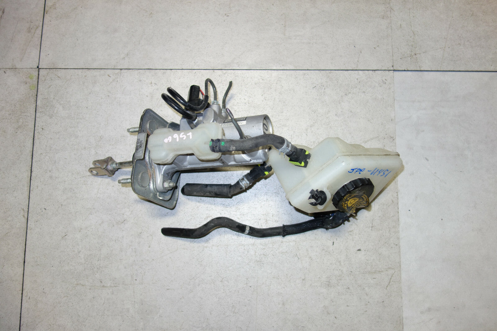 LEXUS TOYOTA AISIN LS600HL BRAKE MASTER CYLINDER 138110-10460 JDM 2008-2016