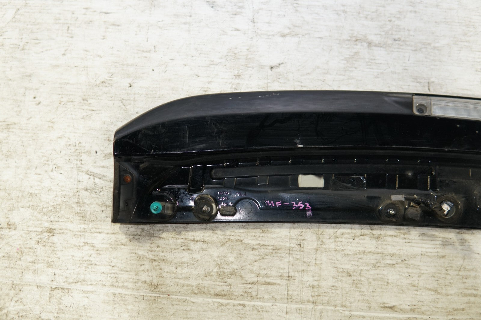 JDM 2010-2015 TOYOTA PRIUS OEM REAR SPOILER WING  WITH BRAKE LIGHT ZVW30