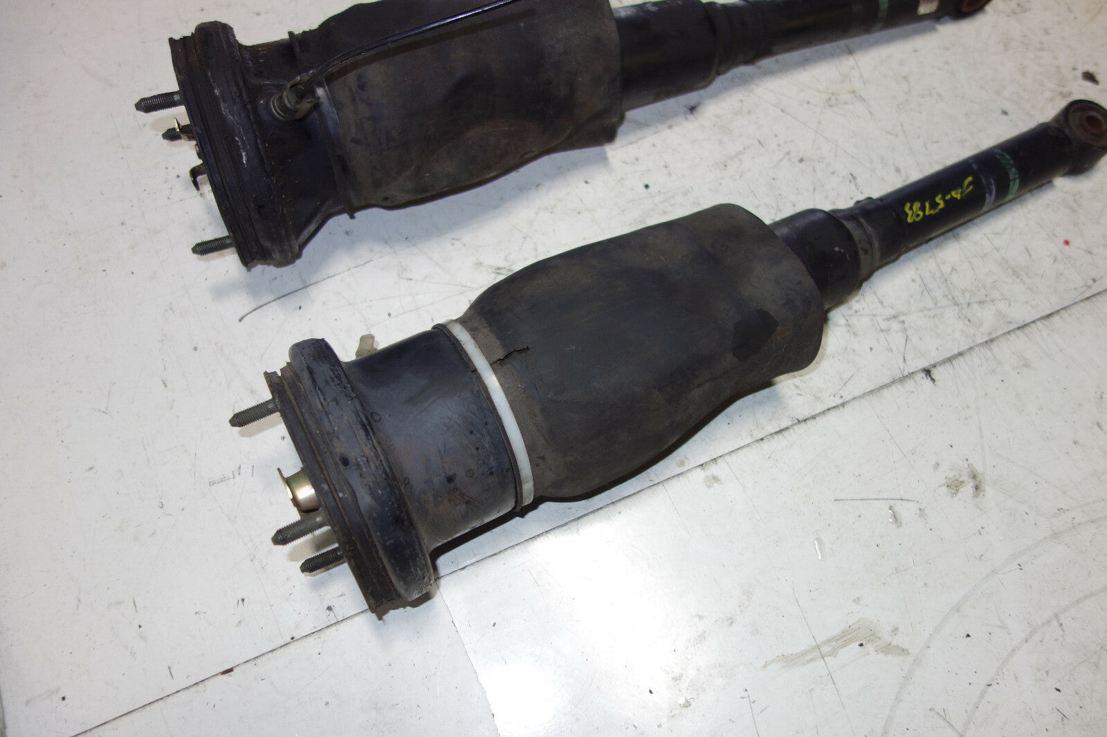Lexus LS430 Rear Left + Right Air Shocks Struts Absorbers 2001-2006 Pair JDM