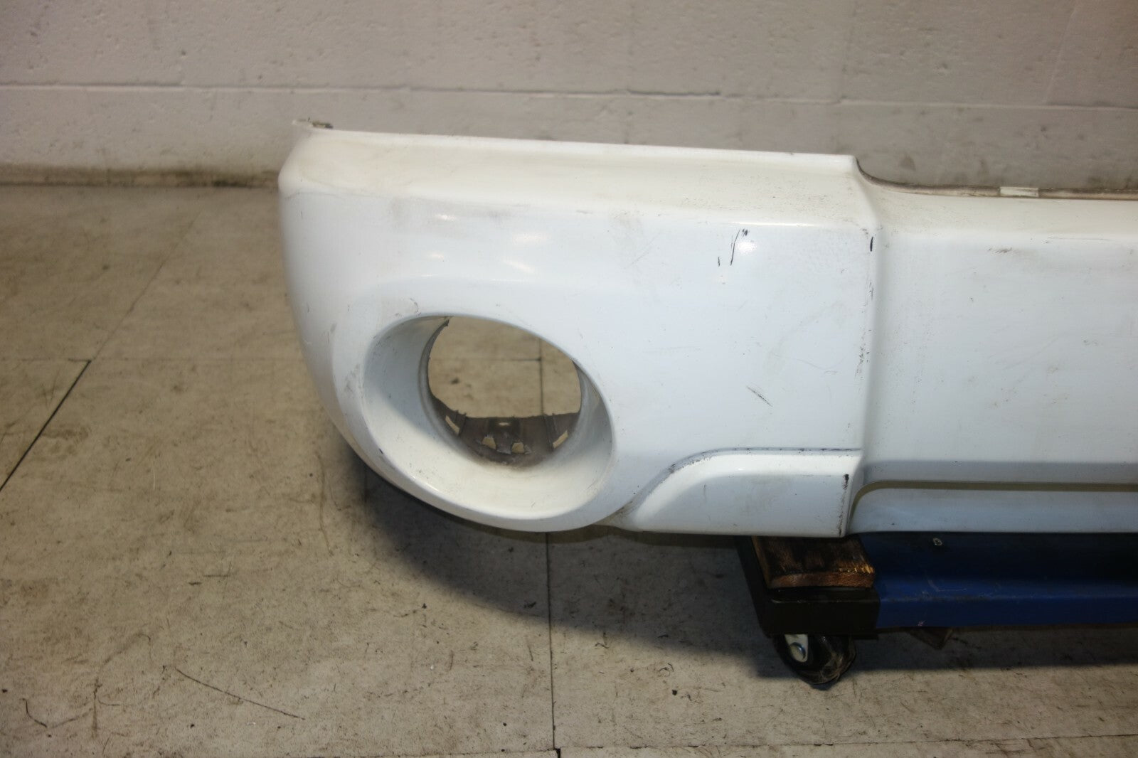 JDM Subaru Forester SG5 Genuine Front Bumper Cover In White 2003-2005